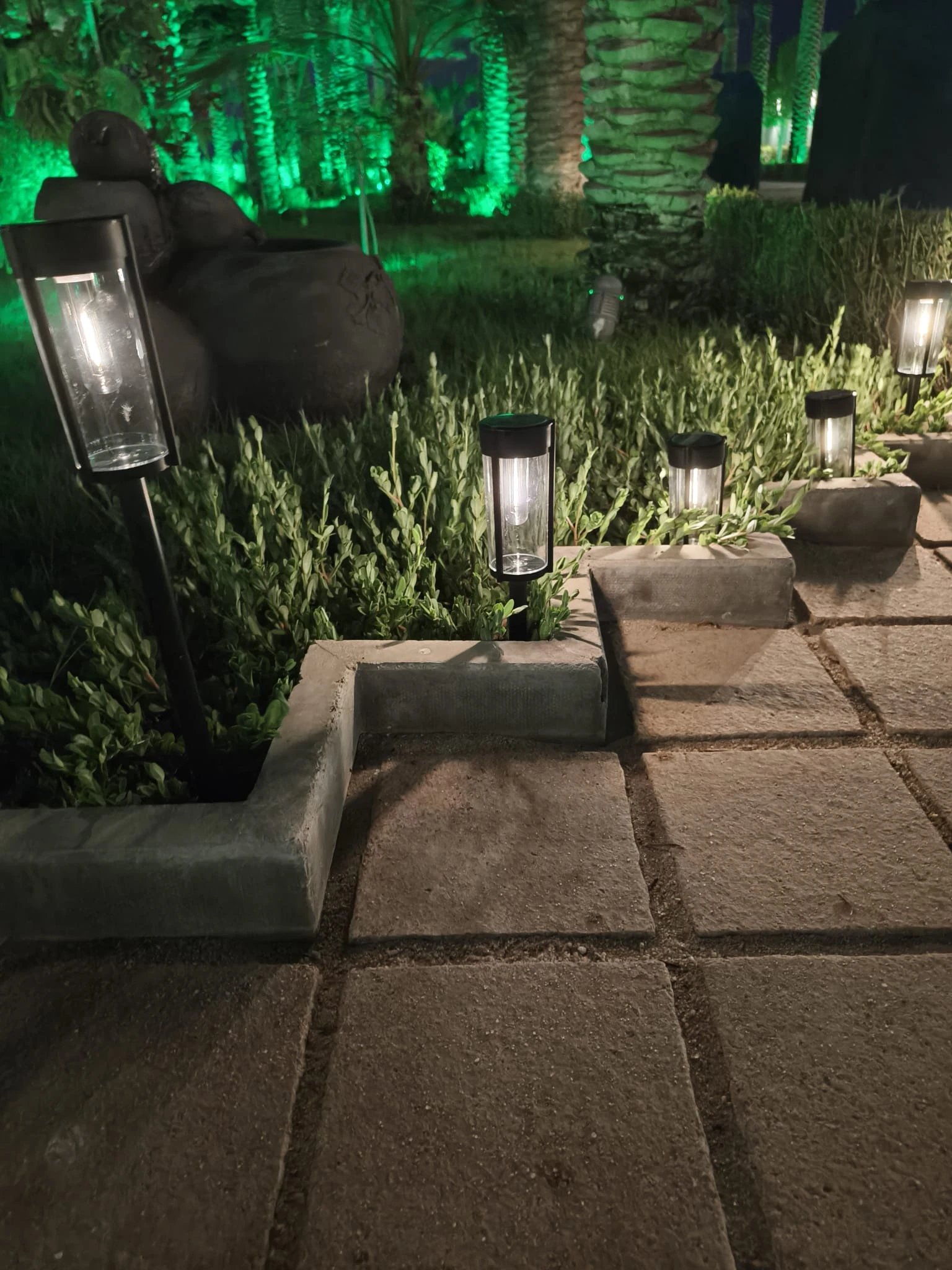 Solar Lawn Light - L3